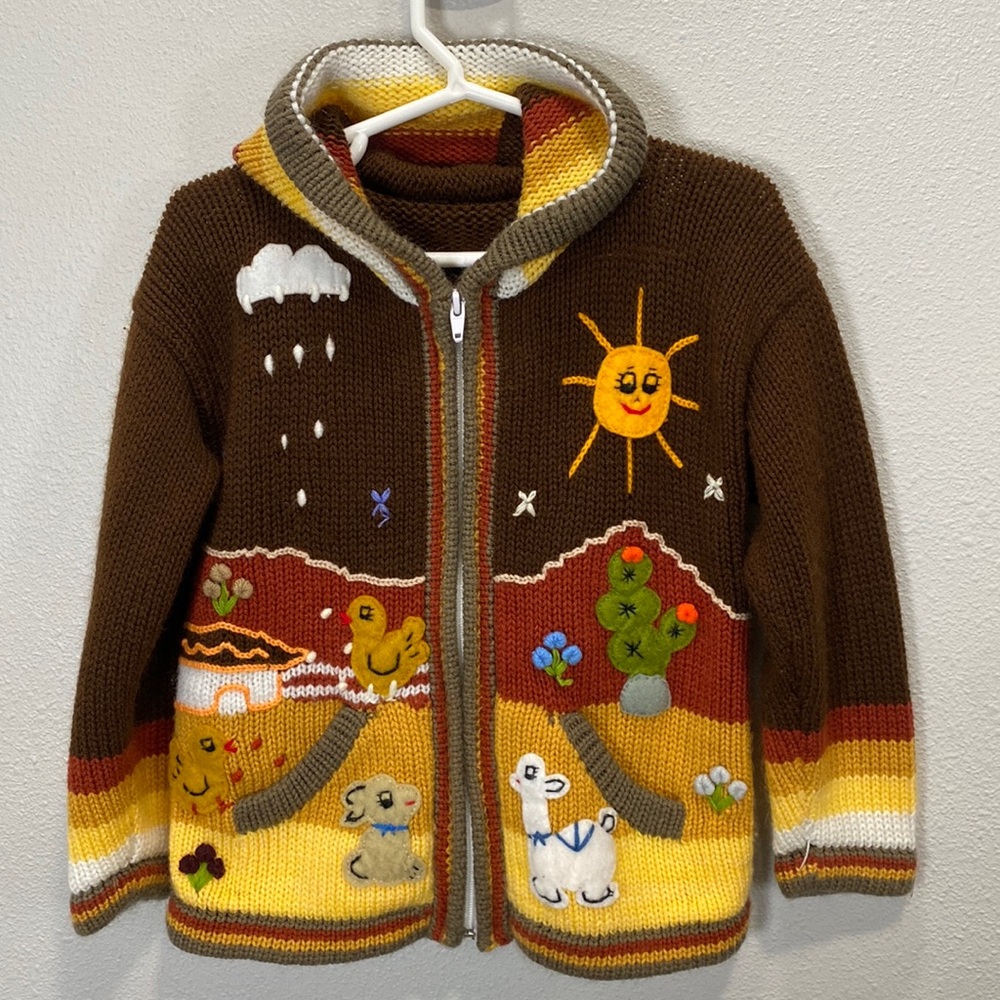 Beautiful sweater cardigan zippered‎ farm barn animals appliqué